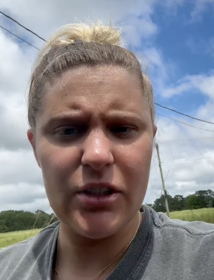 woman talking about her car