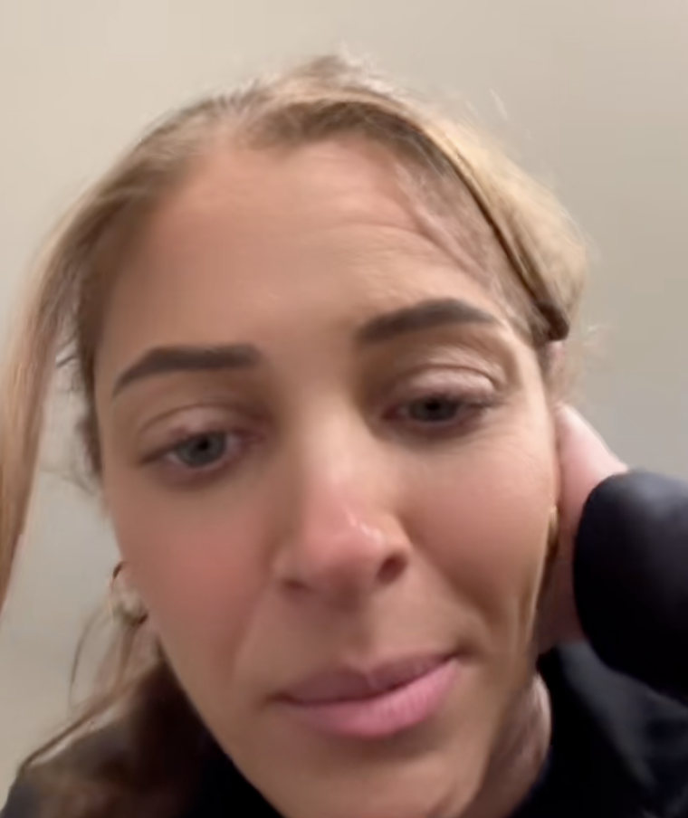 woman talking to tiktok viewers