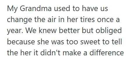 Air Weighs 3 Customer Didn’t Want To Pay For Air, So She Emptied The Bag Before The Tomatoes Were Weighed