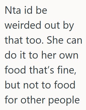 Comment 4 116 Hungry Woman Asked Her Friend To Get Her A Meat Pie, But Then Her Friend Rubbed Ketchup On It With Her Fingers