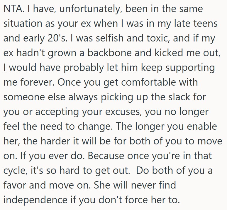 Comment 4 39 Couple Broke Up Over A Year Ago, But They Still Live Together Because Her Ex Cant Afford To Move Out