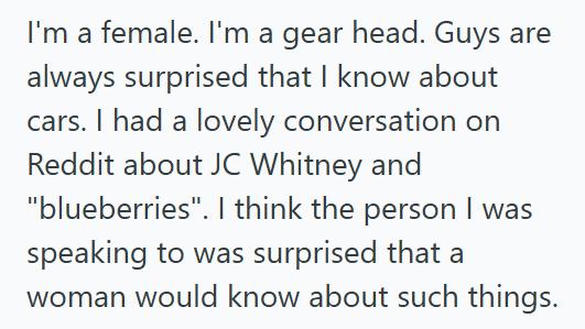 Old Car 1 Car Seller Claimed A Trashed Vehicle Was “Factory Condition,” So She Brought Her Own To Prove Him Wrong