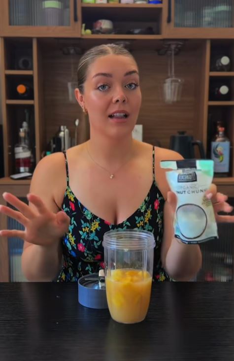 TikToker talking about smoothies