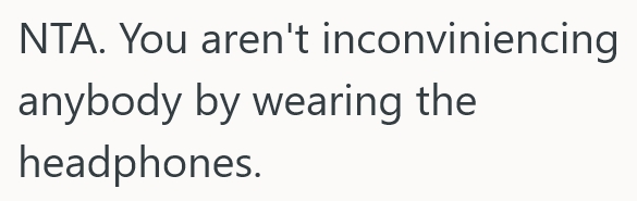 Screenshot 4 69c7fb Teenager Uses Noise Cancelling Headphones At The Dinner Table, But Her Family Says Shes Being Super Rude