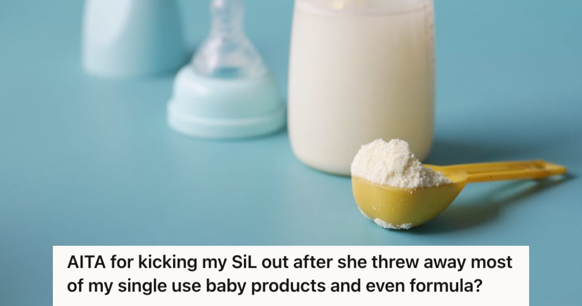 A scoop of infant formula and baby bottle in blue background