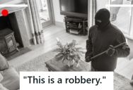 A Customer Came In Announcing A Robbery, But The Customer Service Professional Remained Calm And Actually Made A Sale