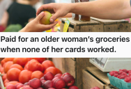 Older Woman Struggled To Find A Working Card At Checkout, So A Kindhearted Stranger Quietly Paid Her Bill Without Making A Scene