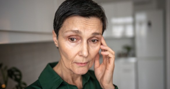 old confused woman dementia