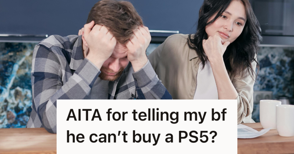 woman consoling her upset boyfriend