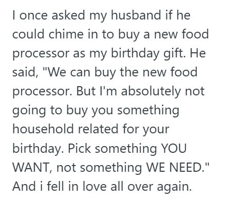 Bad Gift 1 Woman Took Her Husband To Hawaii For His 50th Birthday, But When It Was Her Turn, He “Surprised” Her With A Vacuum Instead