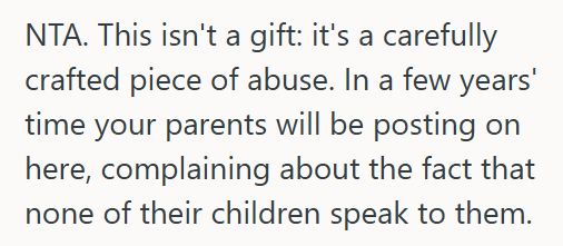 Christmas Trip Parents Promised Their Kids A Fully Paid Christmas Trip To Universal Studios, But Then They Tried To Make Their Siblings Cover Each Other’s Flights