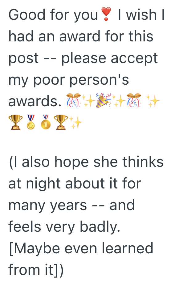 Screenshot 2025 08 02 at 12.40.30 AM Customer Desperately Wants Someone To Help Her Find What Shes Looking For, But She Doesnt Realize The Employee Shes Asking For Help Is Actually Injured