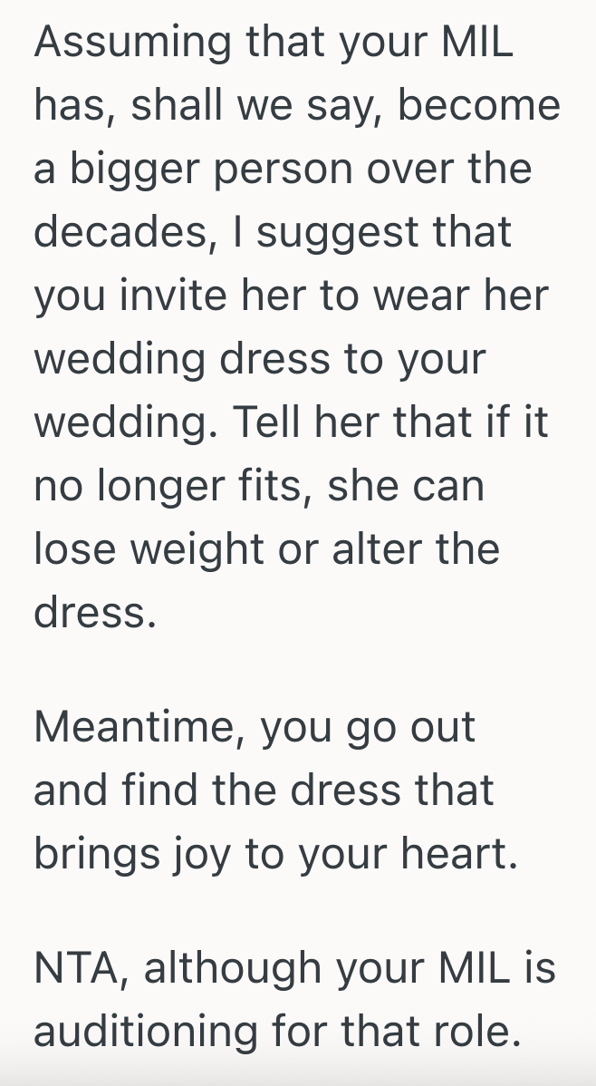 Screenshot 2025 08 12 at 10.27.00 AM Brides Future Mother In Law Wants Her To Wear Her Wedding Dress, But the Bride Points Out An Obvious Problem