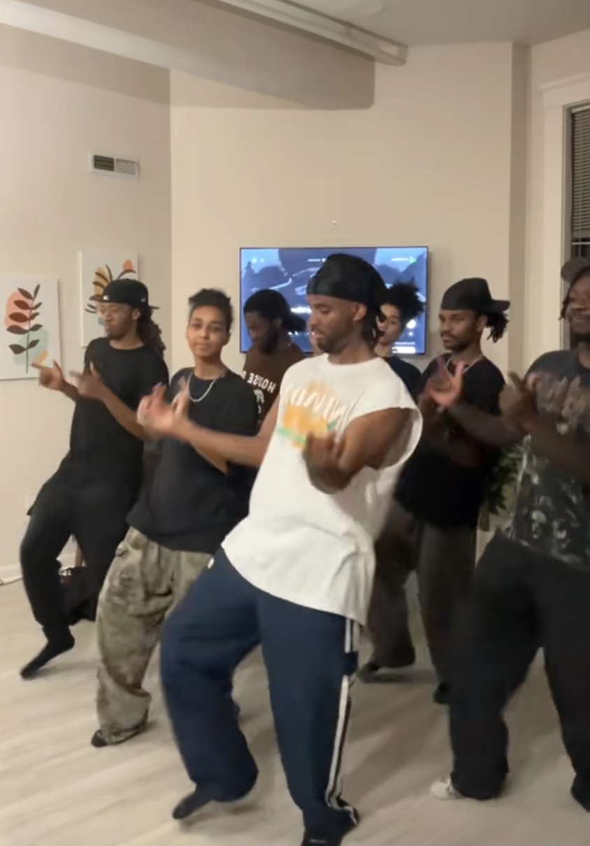 The original video: @jonas_sjv dancing