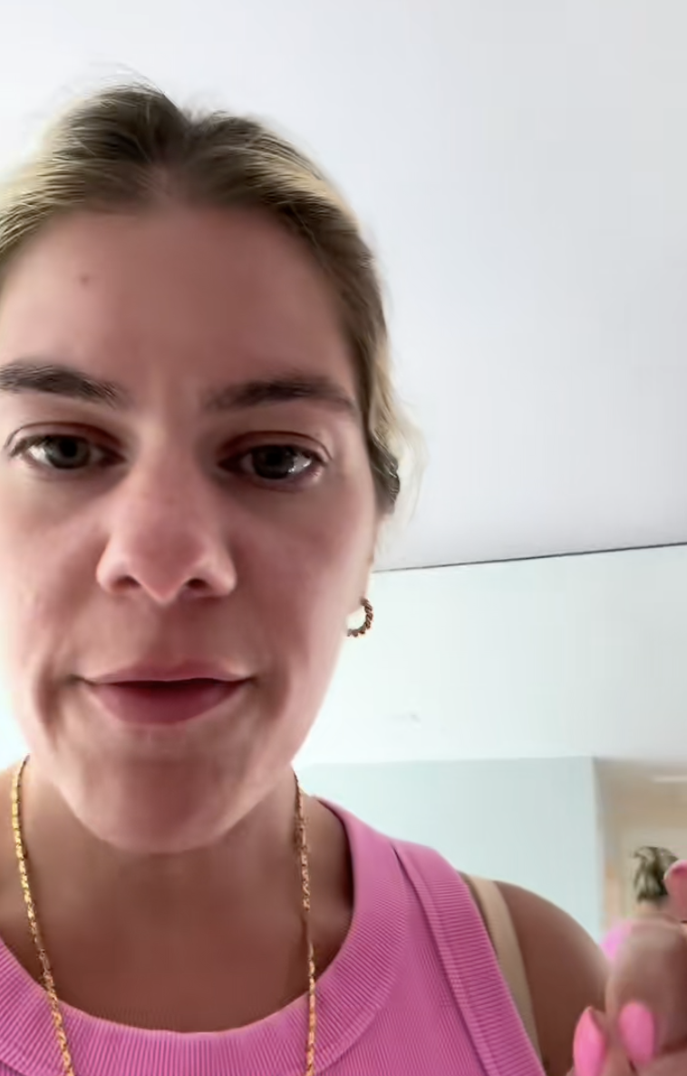 woman talking to tiktok viewers