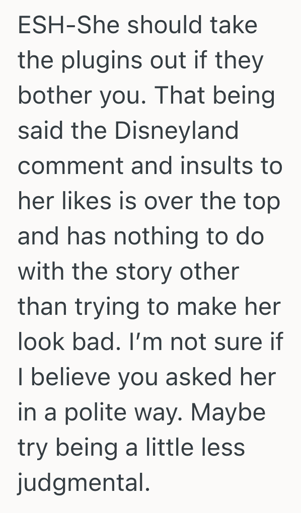 Screenshot 2025 08 26 at 9.41.14 PM Hes Letting His Wifes Friend Stay At Their House While Shes Going Through A Divorce, But Hes Not Okay With Her Fragrances