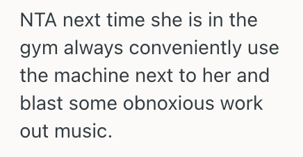 Screenshot 2025 08 30 at 4.57.45 PM A Gym Goer Constantly Makes Loud Phone Calls During Workouts, So A Tenant Asked Her Politely To Be Quieter