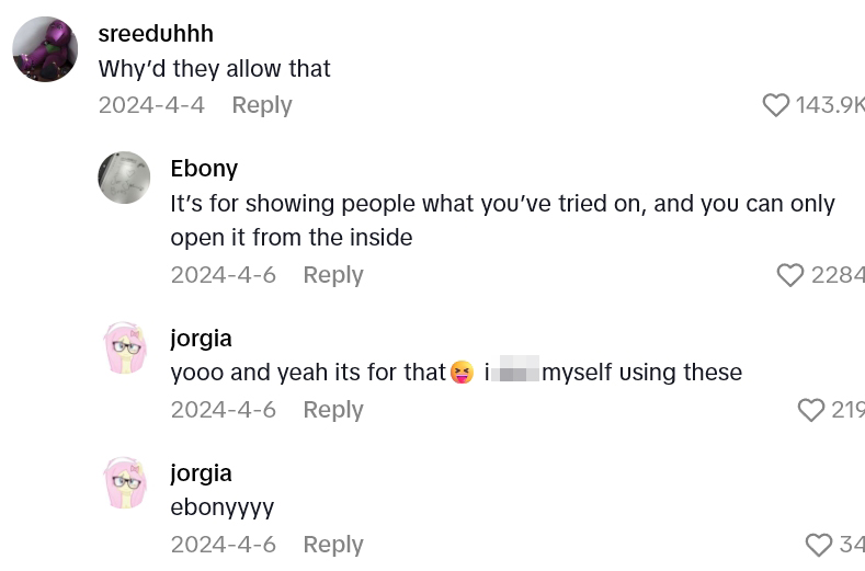 Screenshot 2 014bb4 Cotton On Customer Was Going To Use The Changing Room, But Then She Saw They Had Very Unique Doors