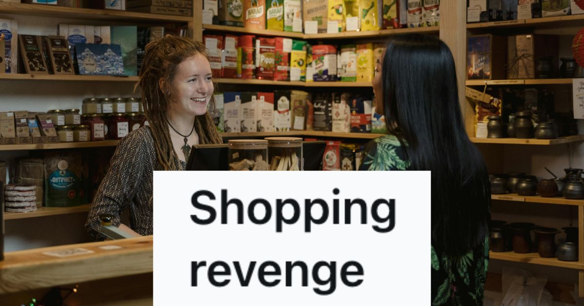 A cashier chatting with a customer