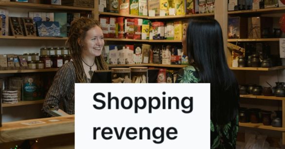 A cashier chatting with a customer