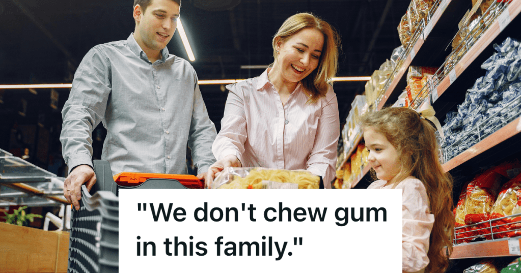 happy family grocery shopping