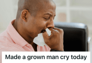 Pet Store Employee Went Out Of His Way To Help A Struggling Customer, So He Created A Moment Of Genuine Relief And Gratitude That Neither Would Forget