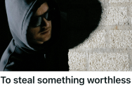 Customers Tried To Steal Completely Useless Demo X-Box Controllers, So Retail Workers Couldn’t Help But Watch In Disbelief And Amusement