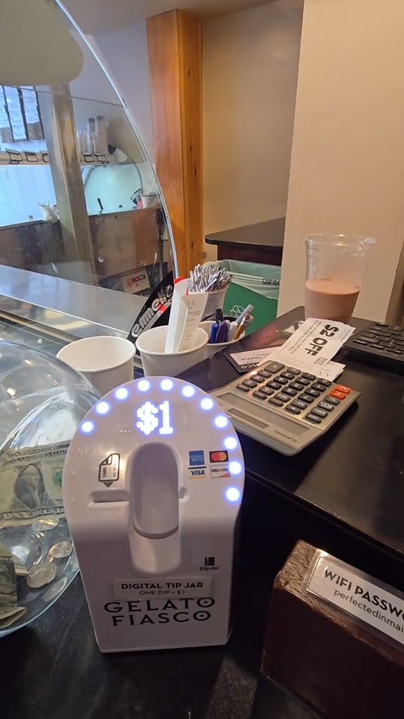 Using a digital tip jar