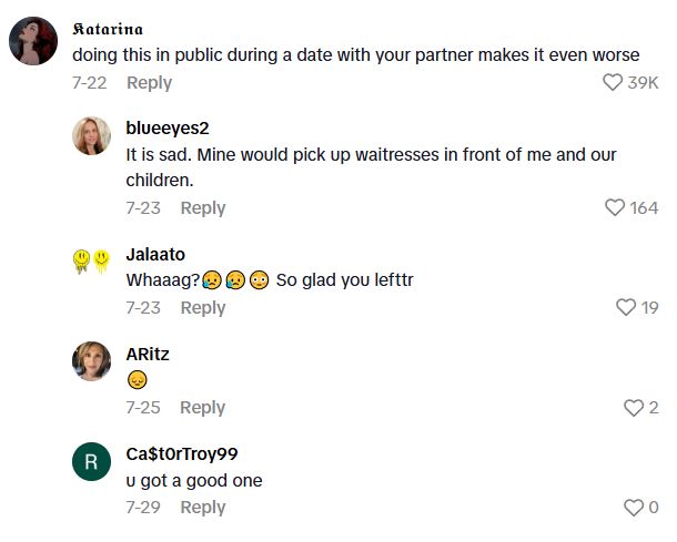 Comment 2 30 TikToker Catches A Husband On A Dating App While At Dinner With His Wife Of 17 Years