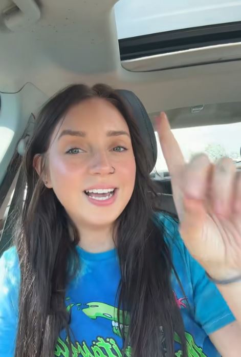 Waitress talking about her job