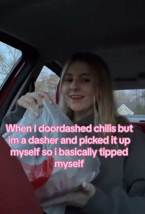 Door Dasher picking up food