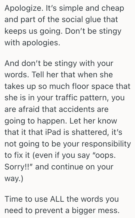 Screenshot 2025 09 08 at 09.00.22 Roommates Have Shared Space For A Year, But Things Are Cramped. Now Friends Think That Shes Not Being Sufficiently Polite To Her Roommate.