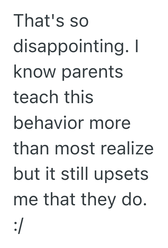 Screenshot 2025 09 08 at 5.50.47 PM Parents Tried To Teach Their Kids How To Steal From An Aquarium Gift Shop, So An Employee Publicly Shamed Them And Kicked Them Out