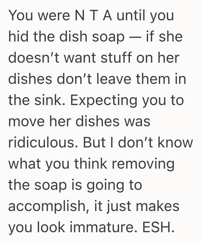 Screenshot 2025 09 16 at 3.56.55 PM Woman Washes Her Dishes, But The Next Day, Her Roommate Confronts Her About The Grease She Left In The Sink