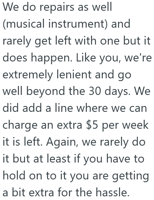 Screenshot 5 410614 Repair Shop Employee Decides To Liquidate Customers Phone After She Left It With Them For 5 Months, But She Returns And Threatens To Call The Police