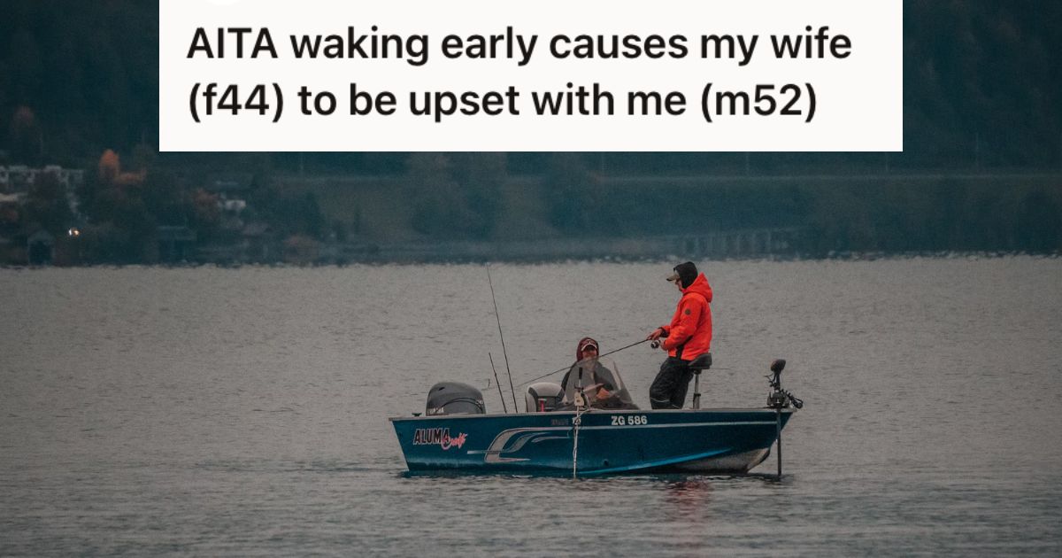 Two men on a boat in the middle of the lake