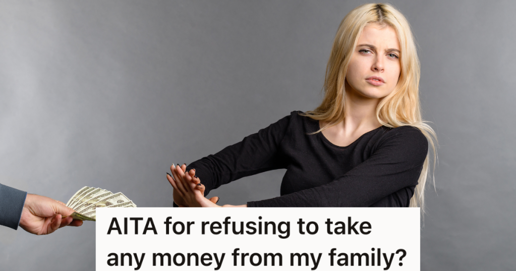 woman refusing to take cash