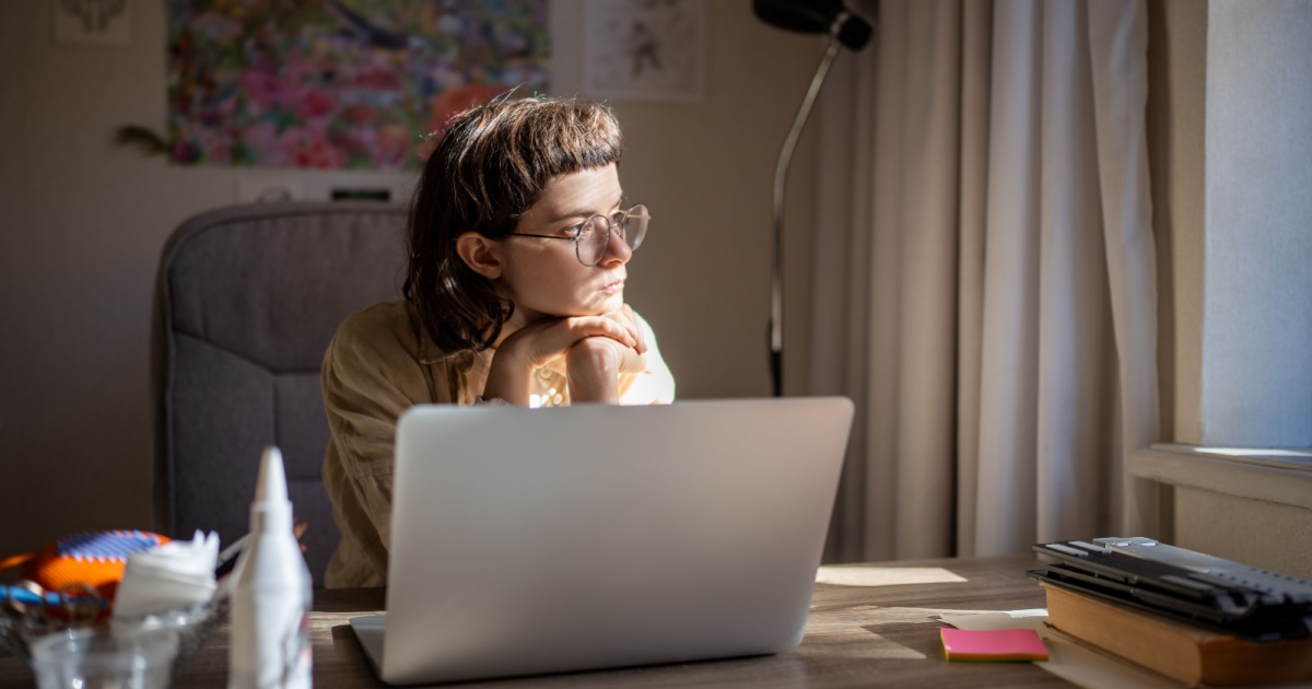 New Study Shows That Women Get An ADHD Diagnosis Five Years Later Than Men, Even When Their Symptoms Arise At The Same Age Distracted woman looking out window