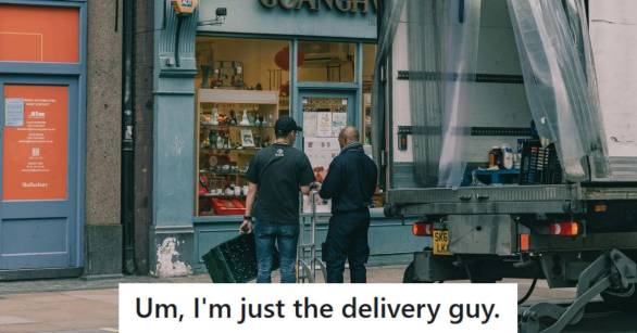 Delivery driver and restaurant owner looking over the final paperwork