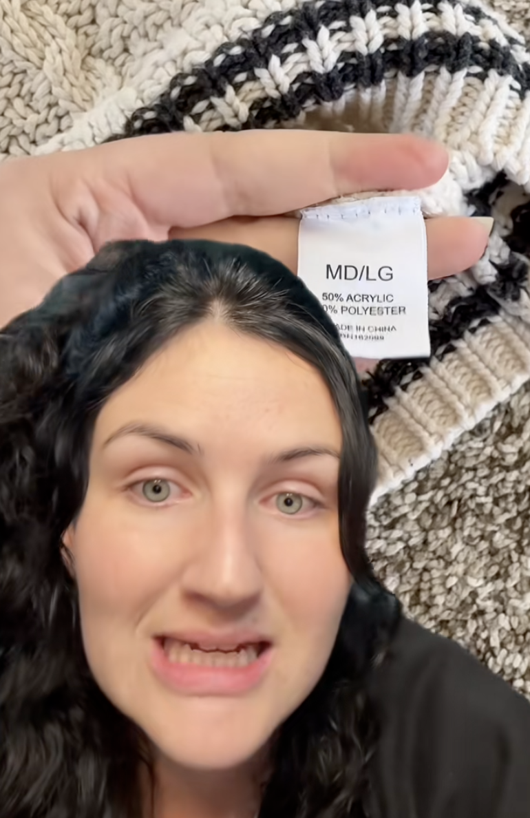 woman talking about fashion