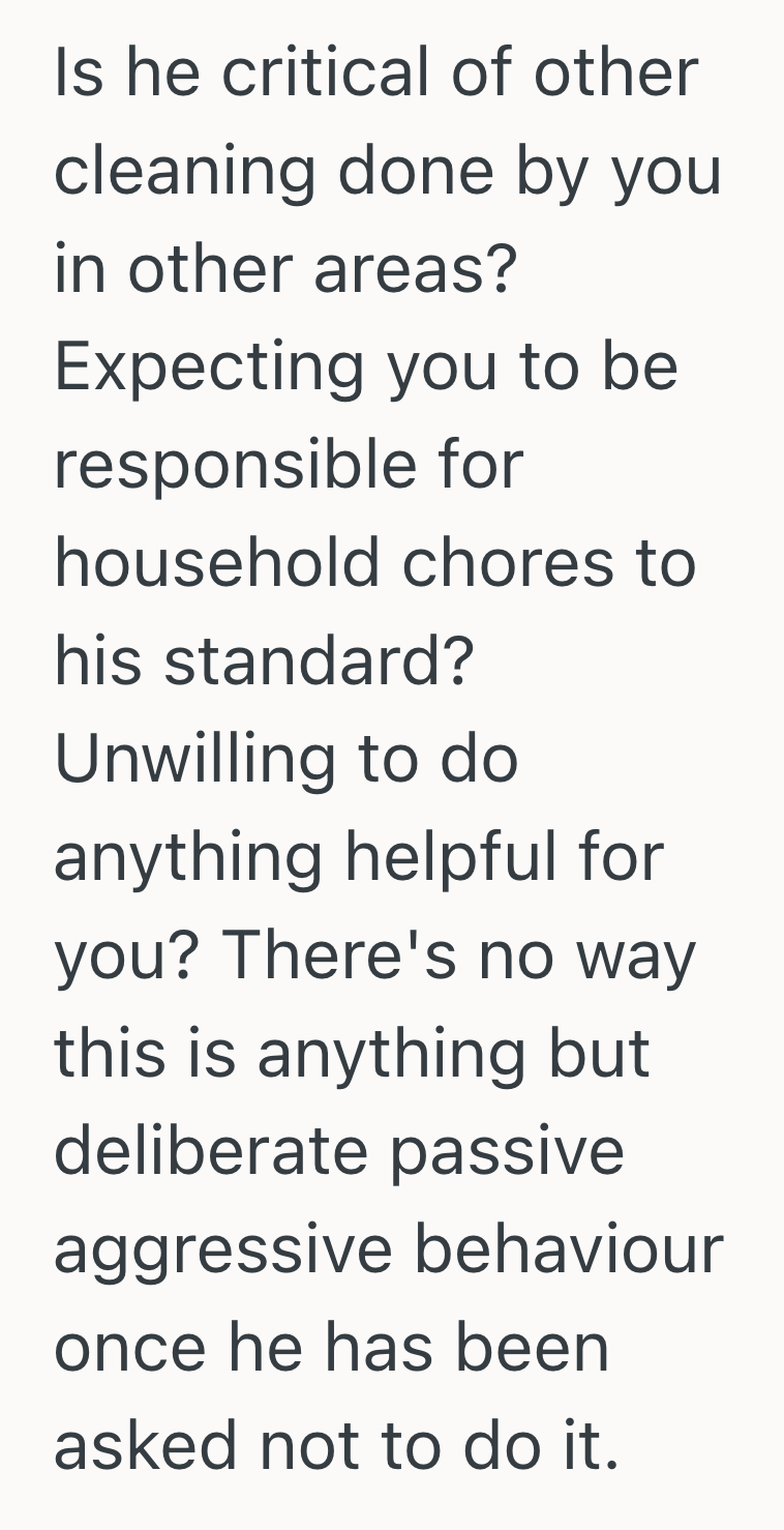 Screenshot 2025 10 16 at 2.14.46 PM Girlfriend Was Sick Of Finding Shower Gunk On Her Personal Items, But Her Unhygienic Boyfriend Refused To Change His Gross Behavior