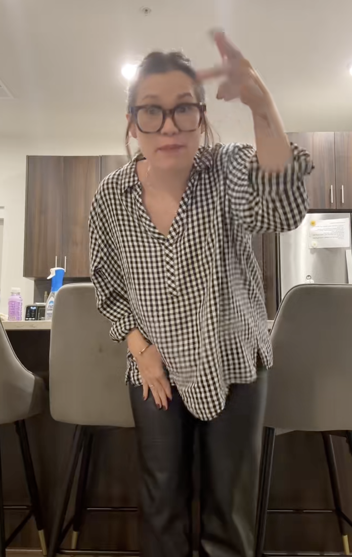 woman talking about the gap