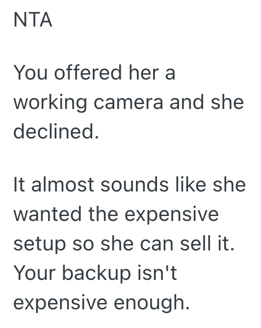 Woman Asks Her Brother If She Can Borrow His Expensive Camera Equipment, But He Says No Screenshot 2025 10 19 at 5.04.31 PM Woman Asks Her Brother If She Can Borrow His Expensive Camera Equipment, But He Says No