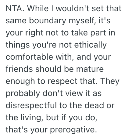 Screenshot 2025 10 31 at 4.19.02 PM Amateur Photographers Friend Wanted Her To Take Pictures In A Cemetery On Halloween, But She Thought That Would Be Disrespectful
