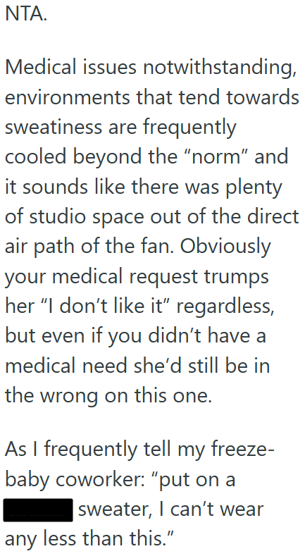Screenshot 1 4c63e2 Woman Needs Extra Cooling During Weights Class Due To A Heart Condition, But A New Gym Goer Complains To The Manager That Shes Cold And He Sides With Her