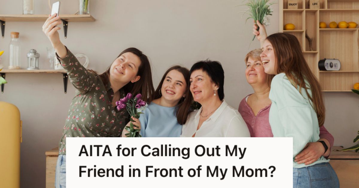 Young women and middle-aged women happily taking a selfie.