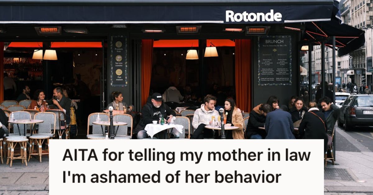 A busy French restaurant where people are eating outdoors