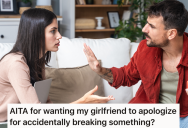 Streamer Girlfriend Borrows Her Boyfriend’s Microphone Desk Mount, But When She Returns It Broken She Doesn’t Even Apologize