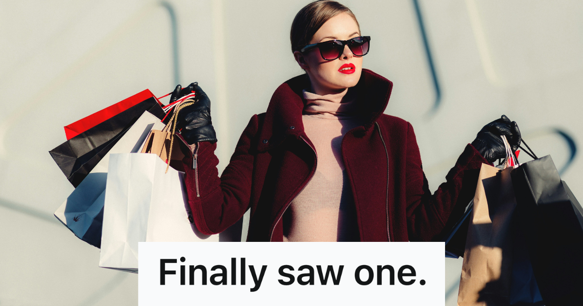 fancy woman holding shopping bags