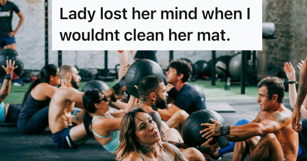 People doing CrossFit in a gym